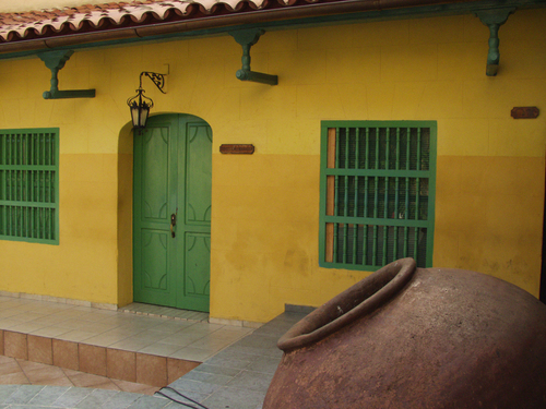 cuba-camaguey-vases.jpg